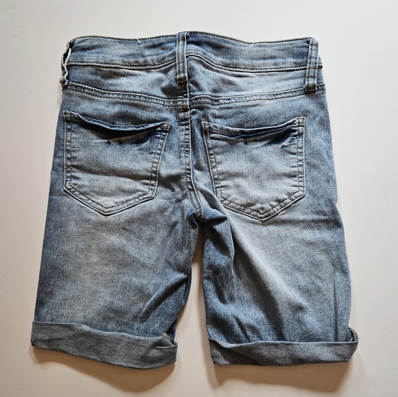 SO, Favorite Bermuda, jean shorts. Size 0 - Picture 2 of 9